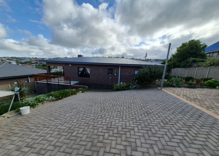 7 Bedroom Property for Sale in Dana Bay Western Cape